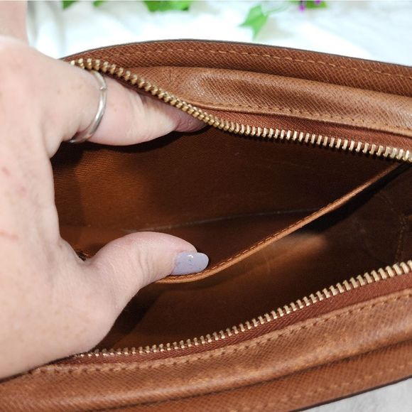 Authentic Louis Vuitton Monogram Orsay Clutch with Dust Bag - Picture 14 of 16